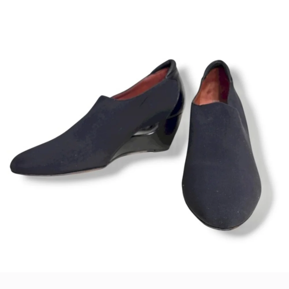 DONALD J PLINER Culture Wedges Booties